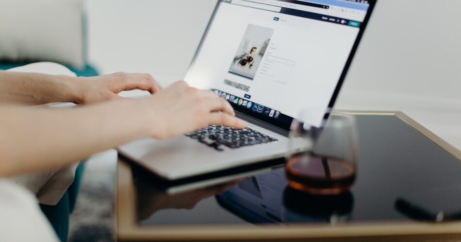 What Qualities Should a Graphic Designer Possess